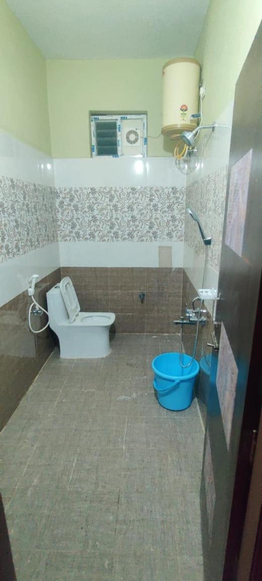 Ruhithahomestay- Ac Rooms-Free Wifi- Android Tv - Near To Alipiri- Door Service Tirupati Extérieur photo